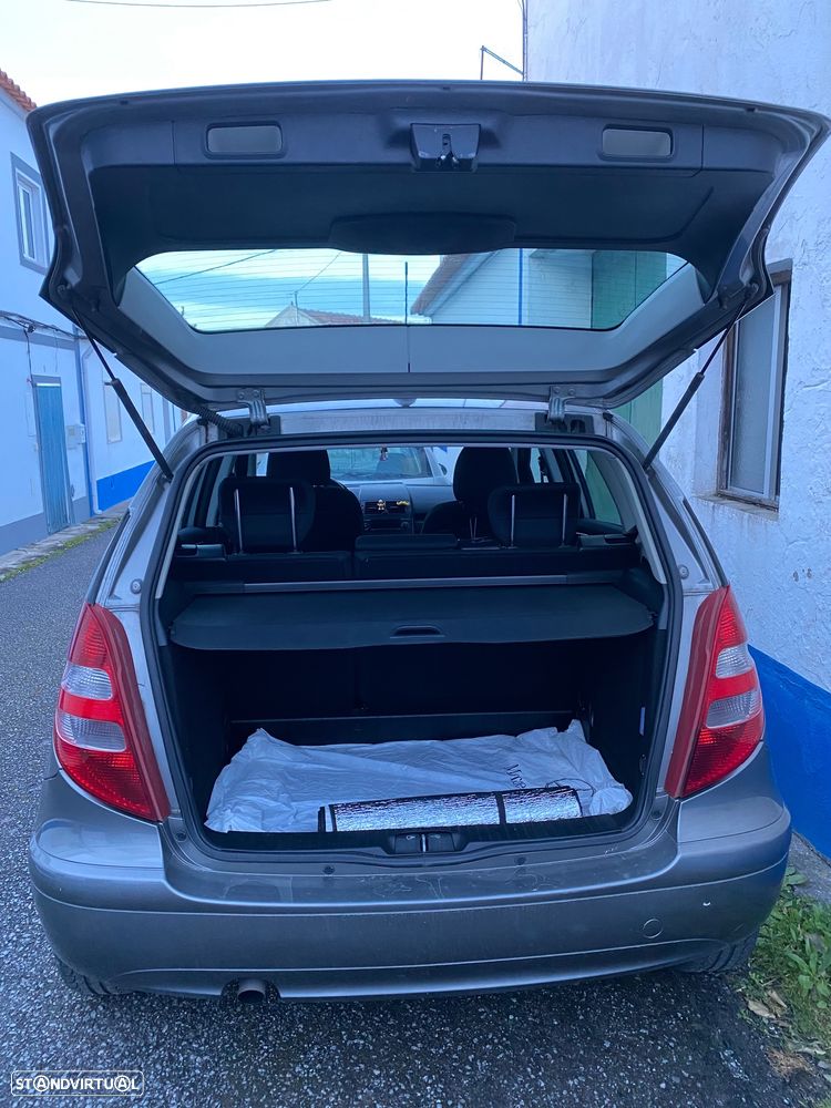 Mercedes-Benz A 150 Elegance Automatic - 12