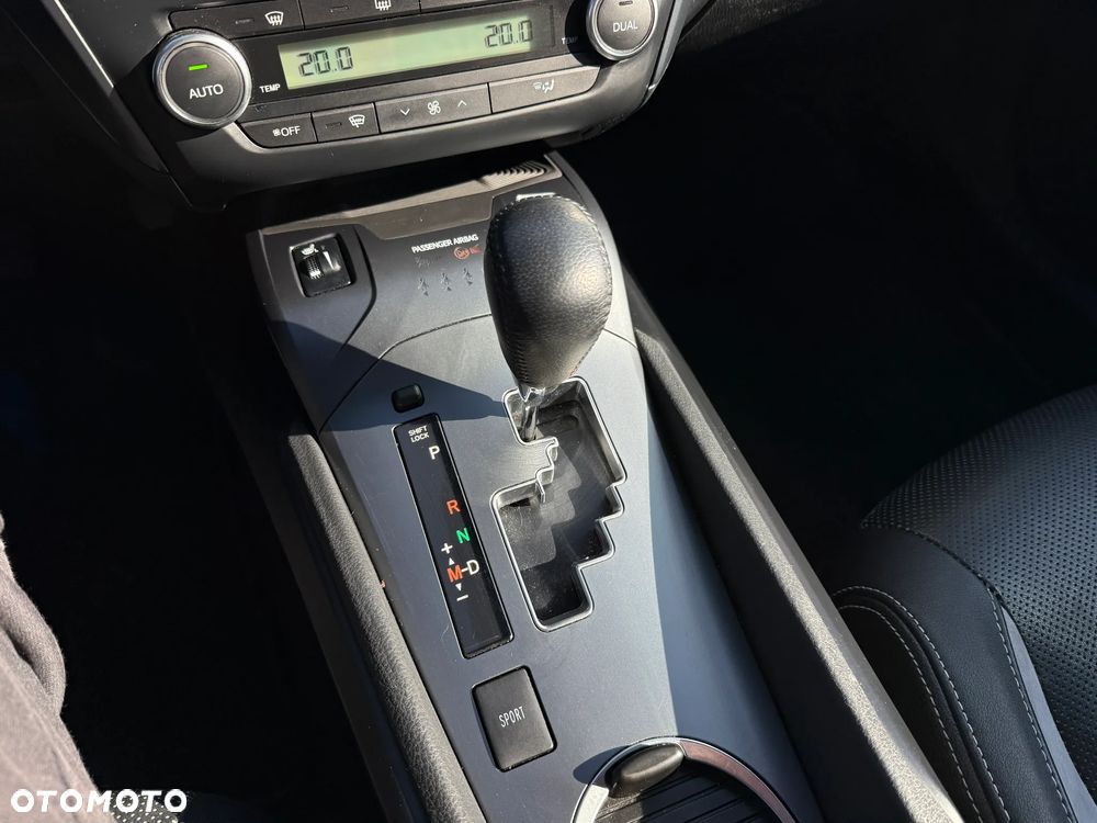 Toyota Avensis 1.8 Prestige MS - 19