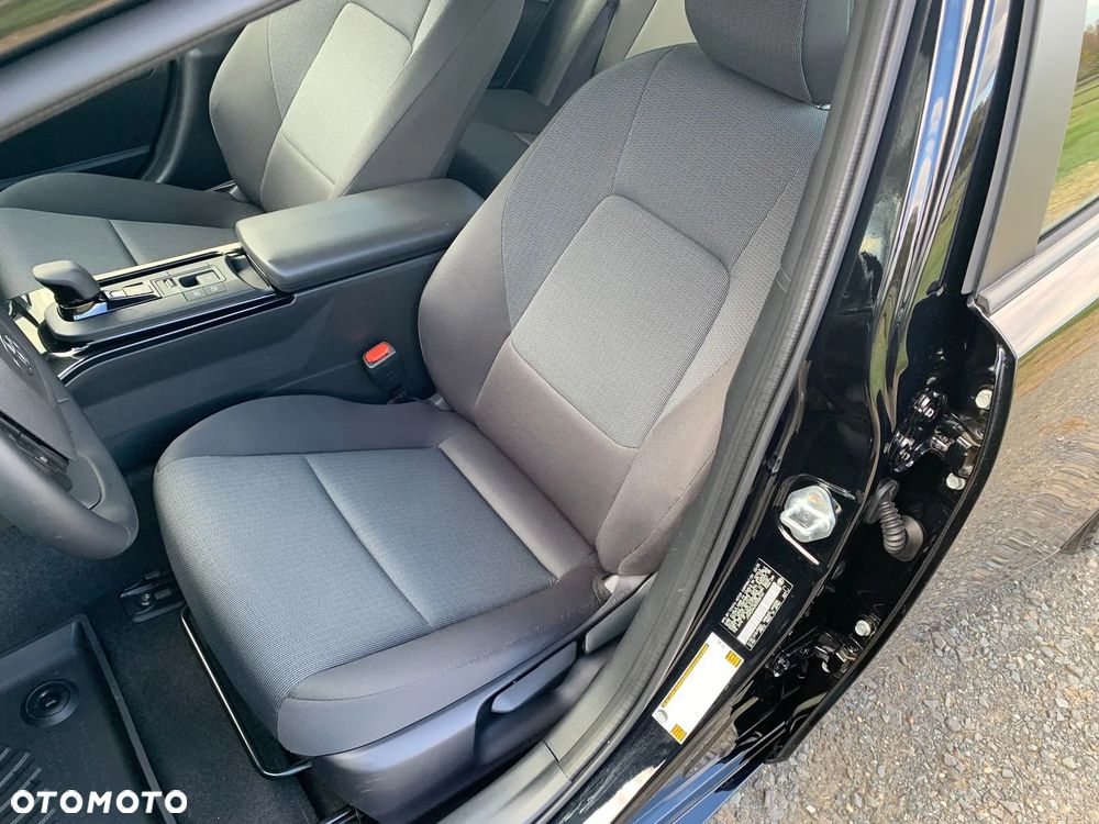 Toyota Prius Hybrid Executive - 12