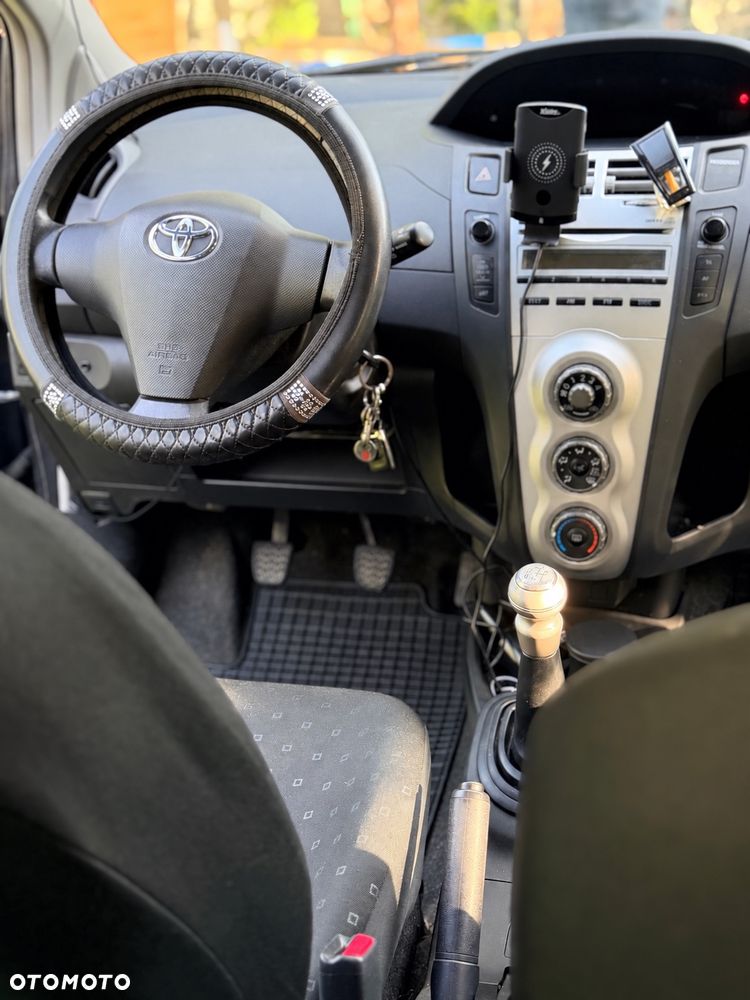 Toyota Yaris 1.3 Luna A/C - 8