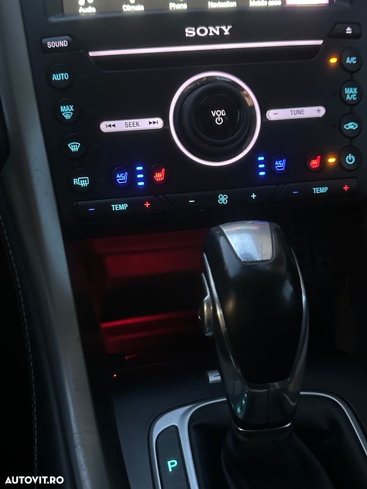 Ford Mondeo 2.0 HEV Vignale - 12