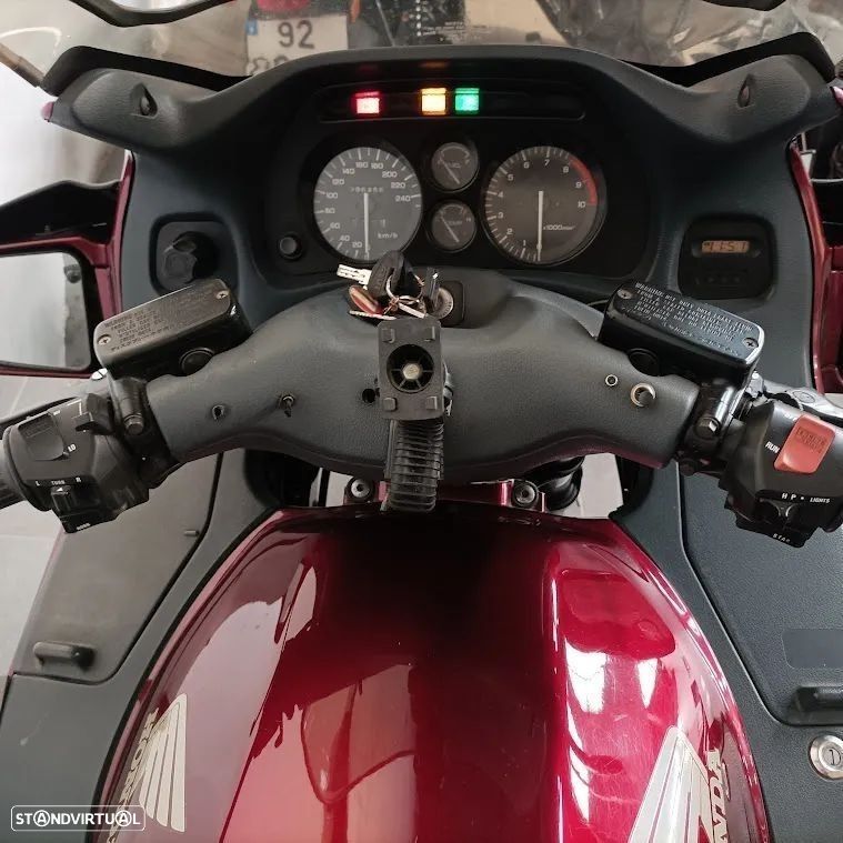 Honda Pan European ST 1100 - 4