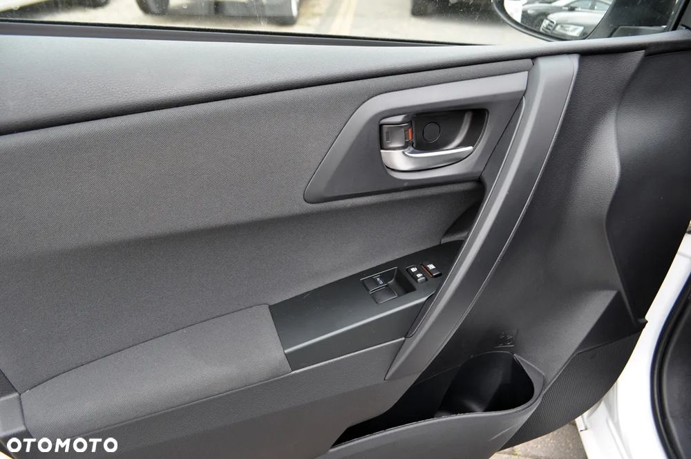 Toyota Auris 1.33 VVT-i Comfort - 19