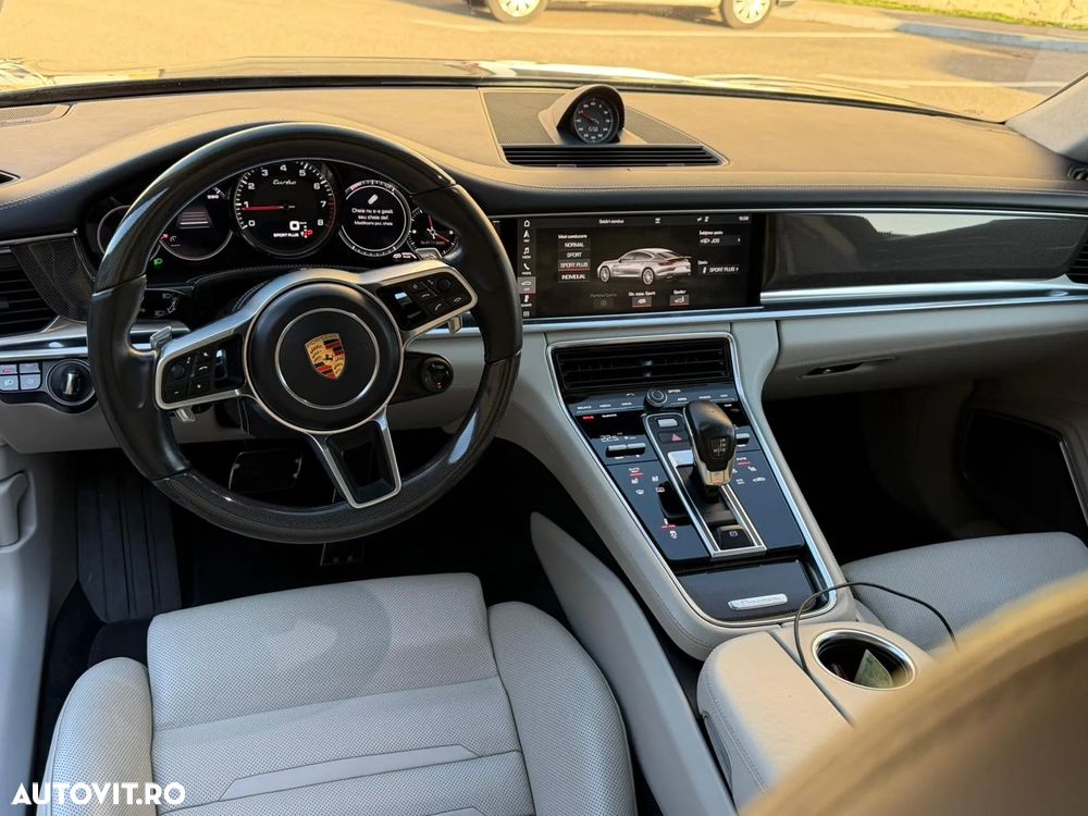 Porsche Panamera Turbo Sport Turismo - 14