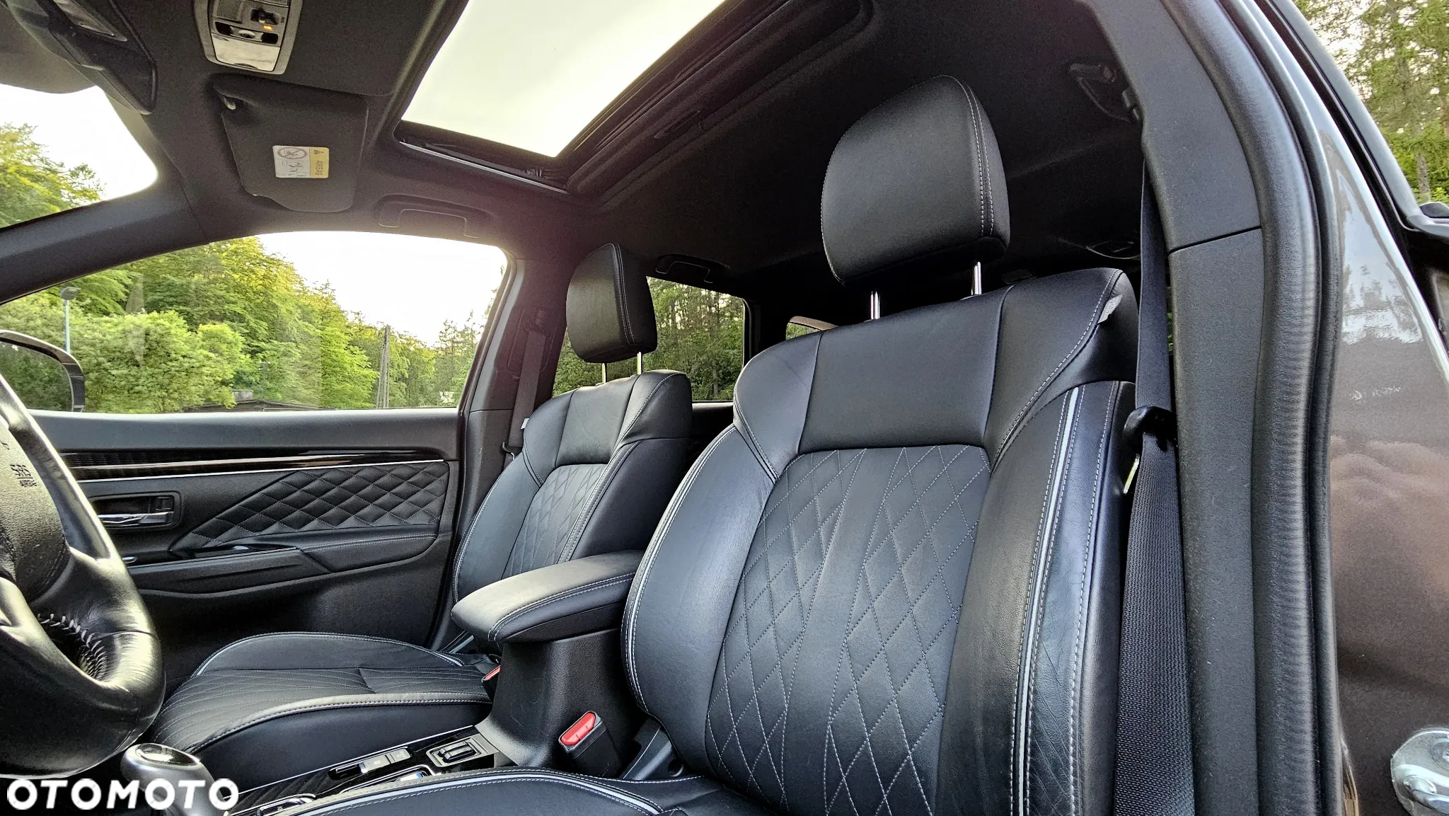 Mitsubishi Outlander PHEV Intense + - 33