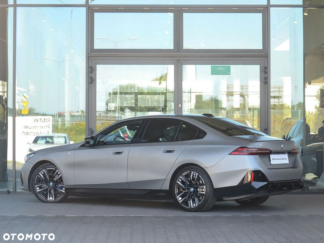 BMW i5 83.9kWh M60 xDrive - 5