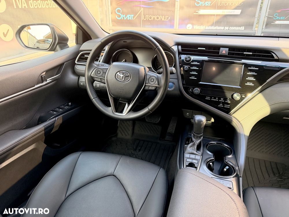 Toyota Camry - 22