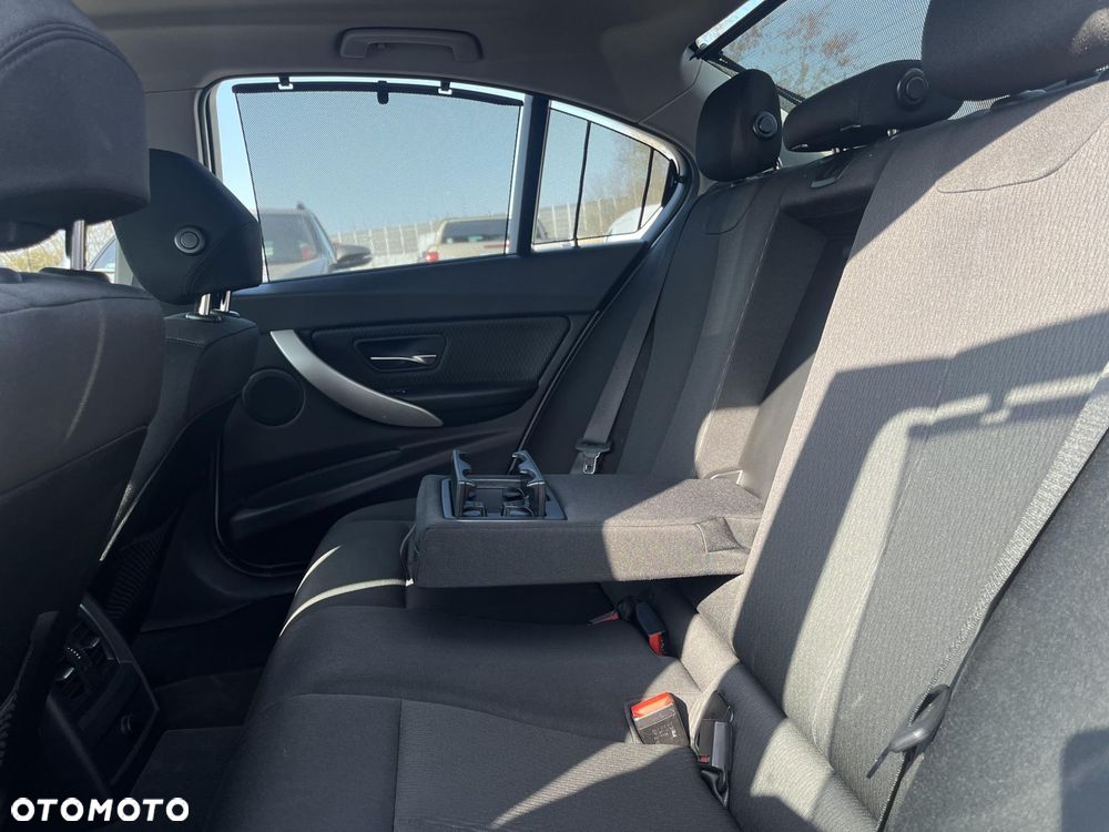 BMW Seria 3 - 16