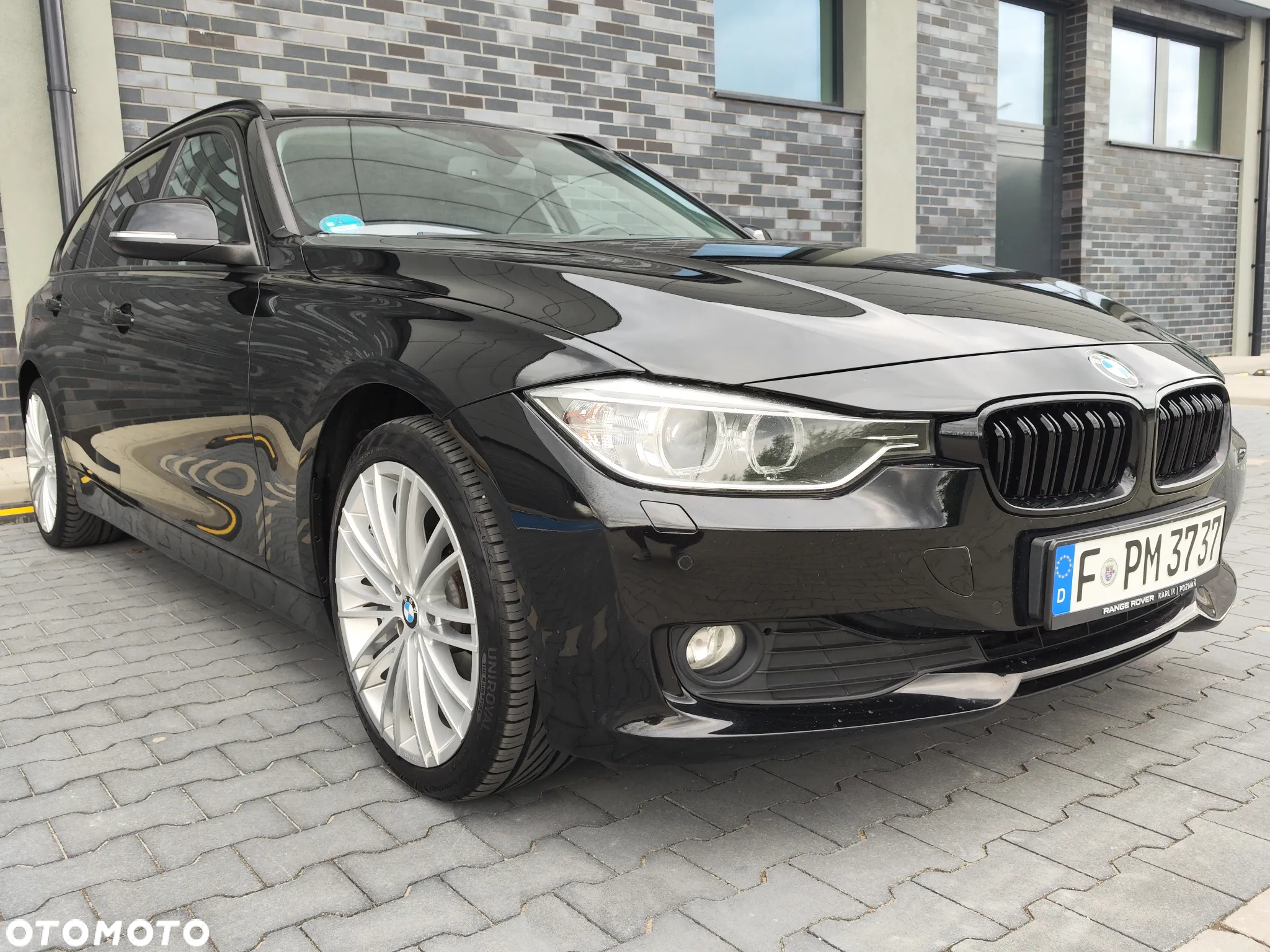 BMW Seria 3 318d Touring Blue Performance Sport Line - 32