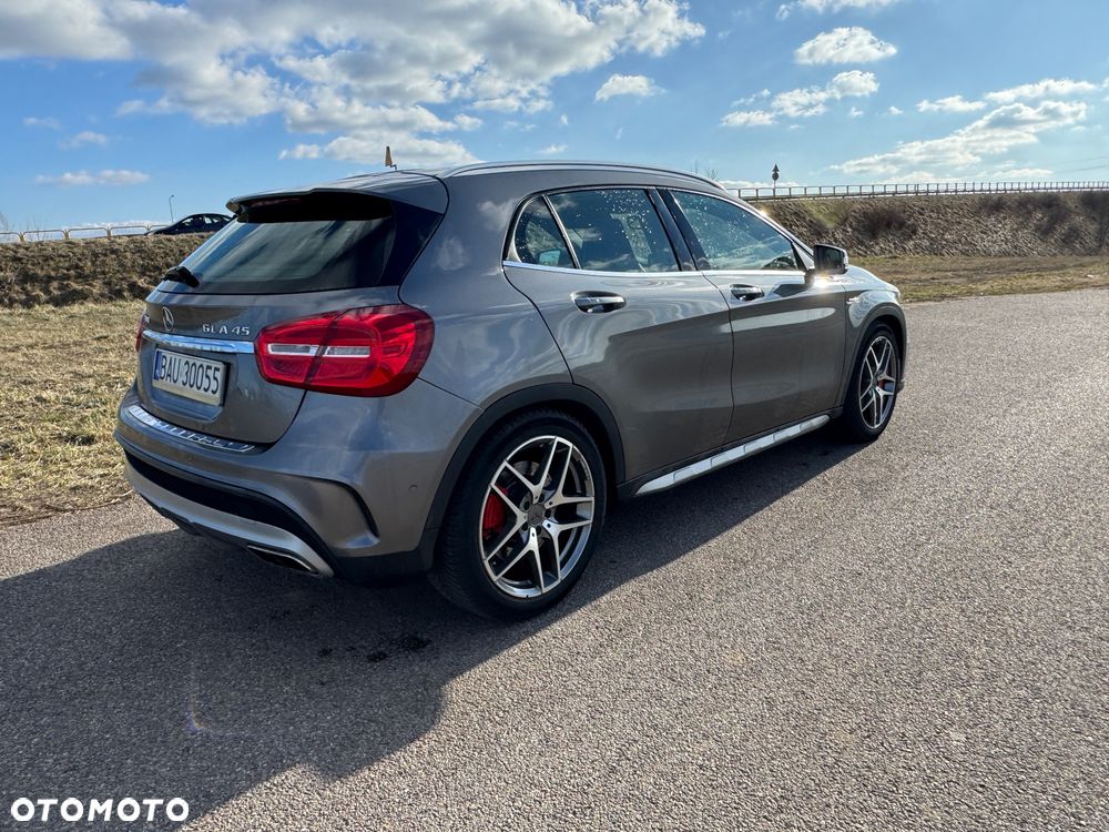 Mercedes-Benz GLA - 5