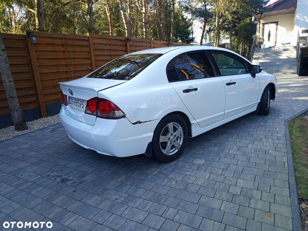 Honda Civic 1.8 Comfort - 3