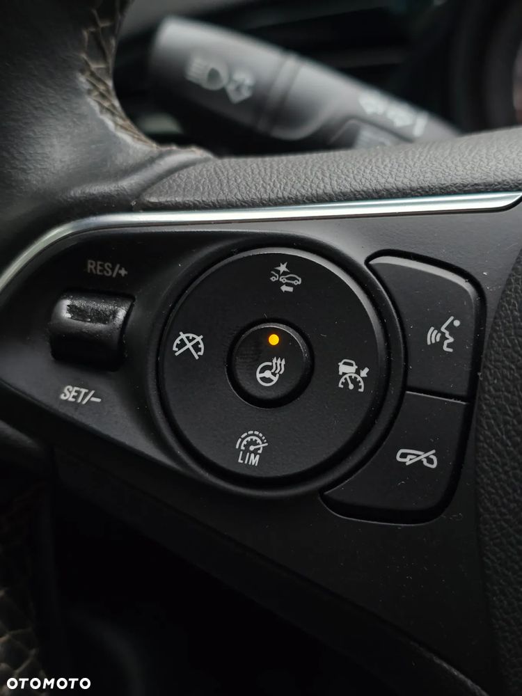 Opel Insignia 2.0 T 4x4 Exclusive S&S - 24