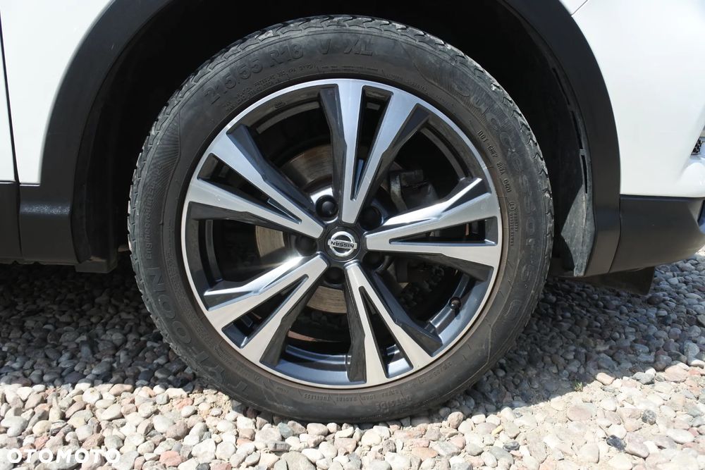 Nissan Qashqai 1.2 DIG-T Xtronic TEKNA - 36