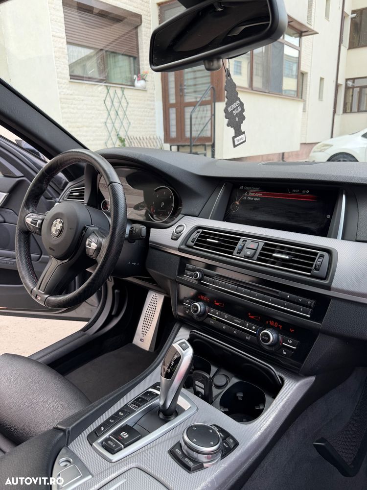 BMW Seria 5 530d xDrive Sport-Aut. - 31