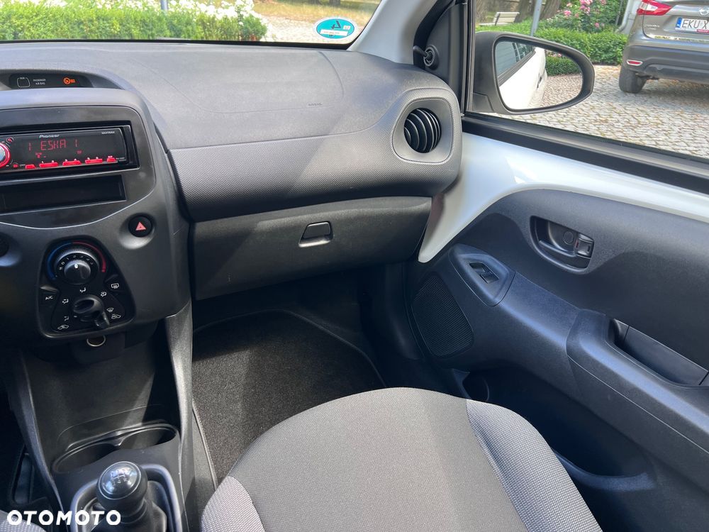 Toyota Aygo x - 23