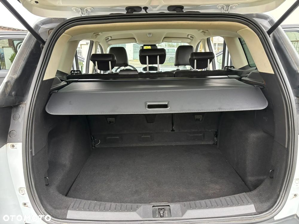 Ford Kuga 2.0 TDCi 2x4 Titanium - 14