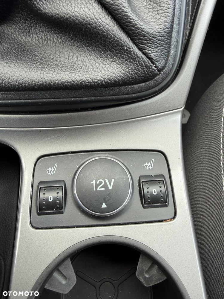 Ford Kuga 2.0 TDCi 2x4 Titanium - 26