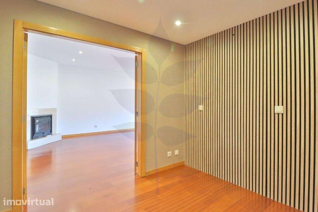 Venda apartamento T3 na freguesia de Este (São Pedro) - Grande imagem: 2/33