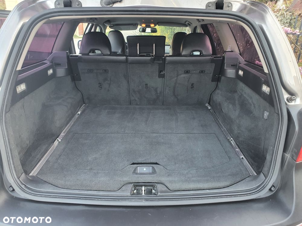 Volvo XC 70 D5 AWD Momentum - 16