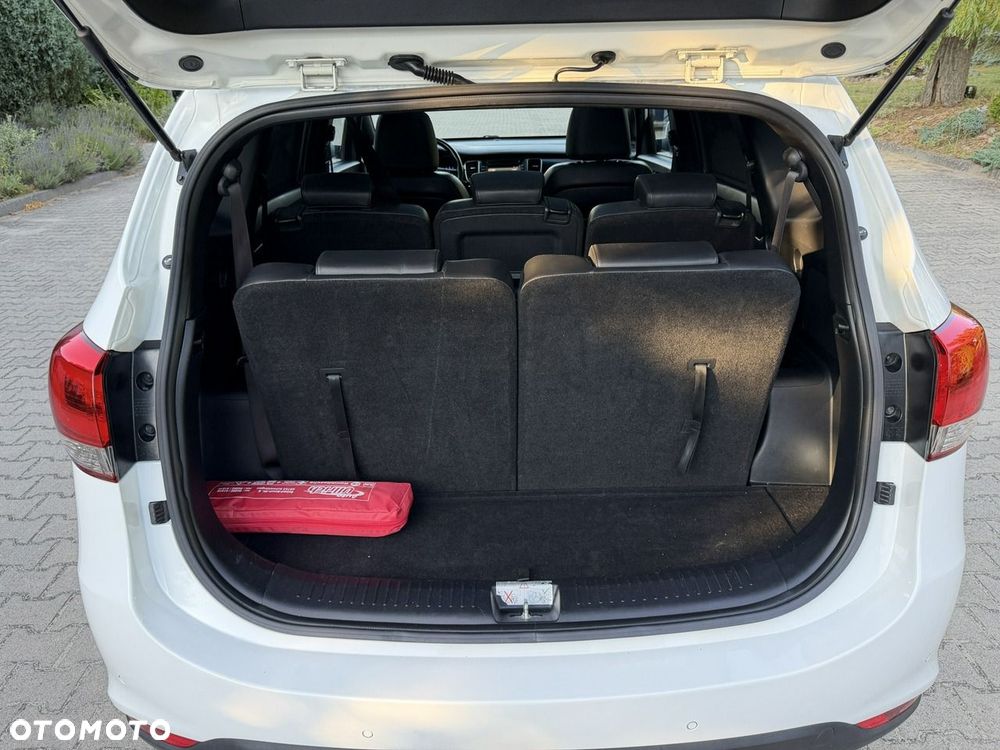 Kia Carens - 39