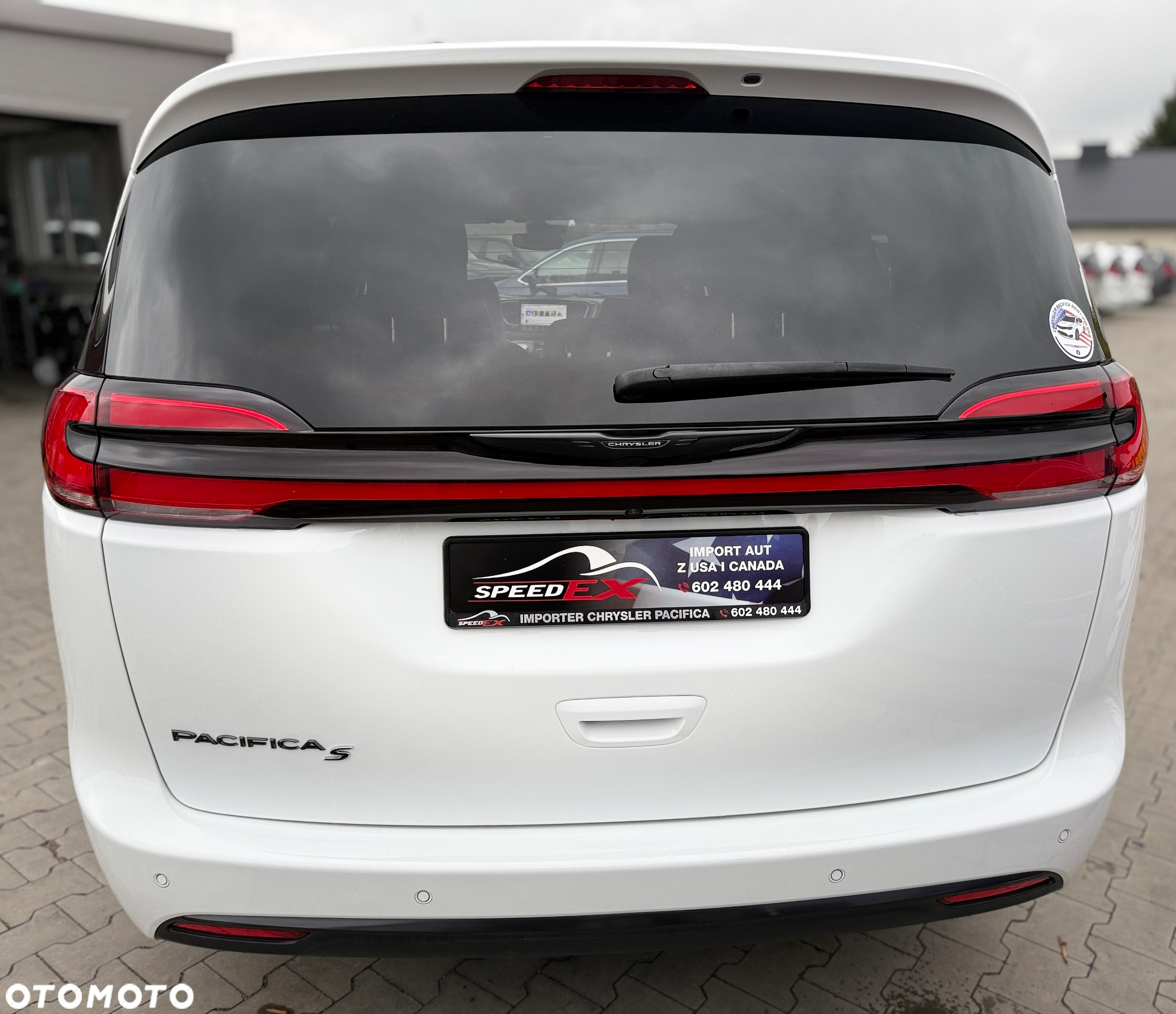 Chrysler Pacifica - 14