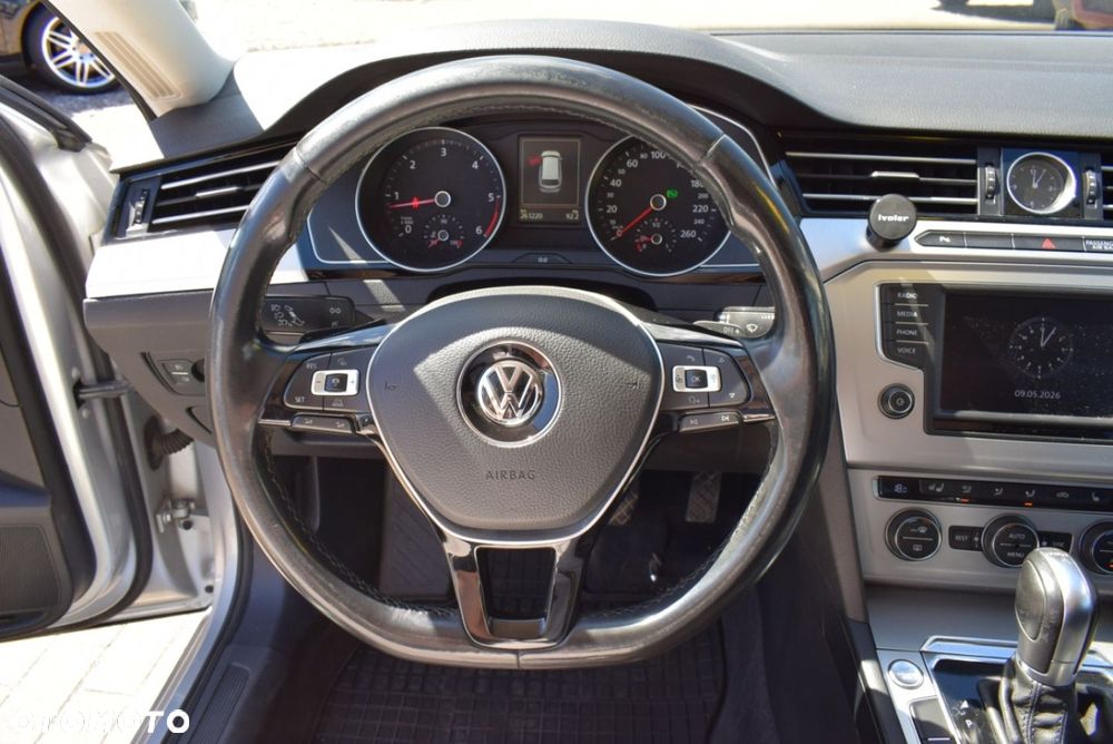 Volkswagen Passat - 28