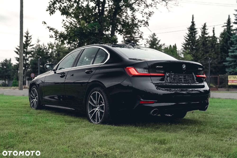 BMW Seria 3 330i xDrive Sport Line - 10