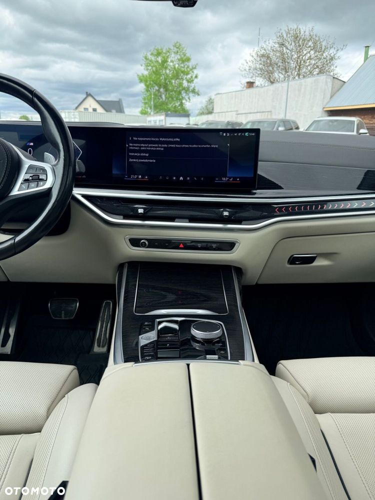 BMW X7 - 24