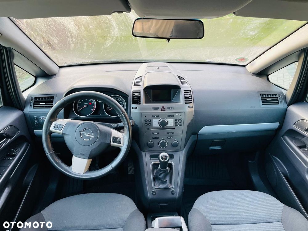 Opel Zafira - 24