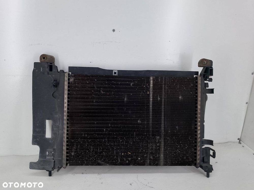 CHŁODNICA WODY Z WENTYLATOREM FIAT GRANDE PUNTO 55700447  55700995 1.4 8V - 5