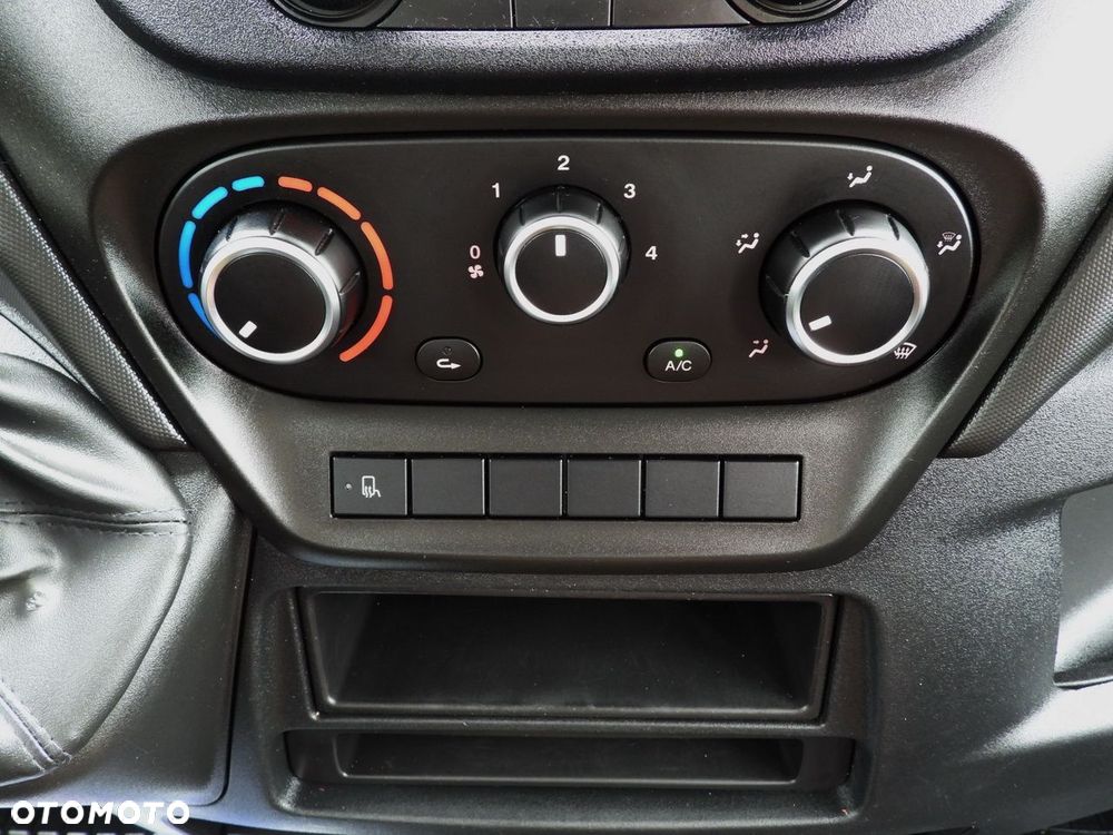 Iveco DAILY 35C16 WYWROTKA PODWÓJNA KABINA DOKA 6 MIEJSC TEMPOMAT BLIŹNIACZE KOŁA KLIMATYZACJA  160KM - 37