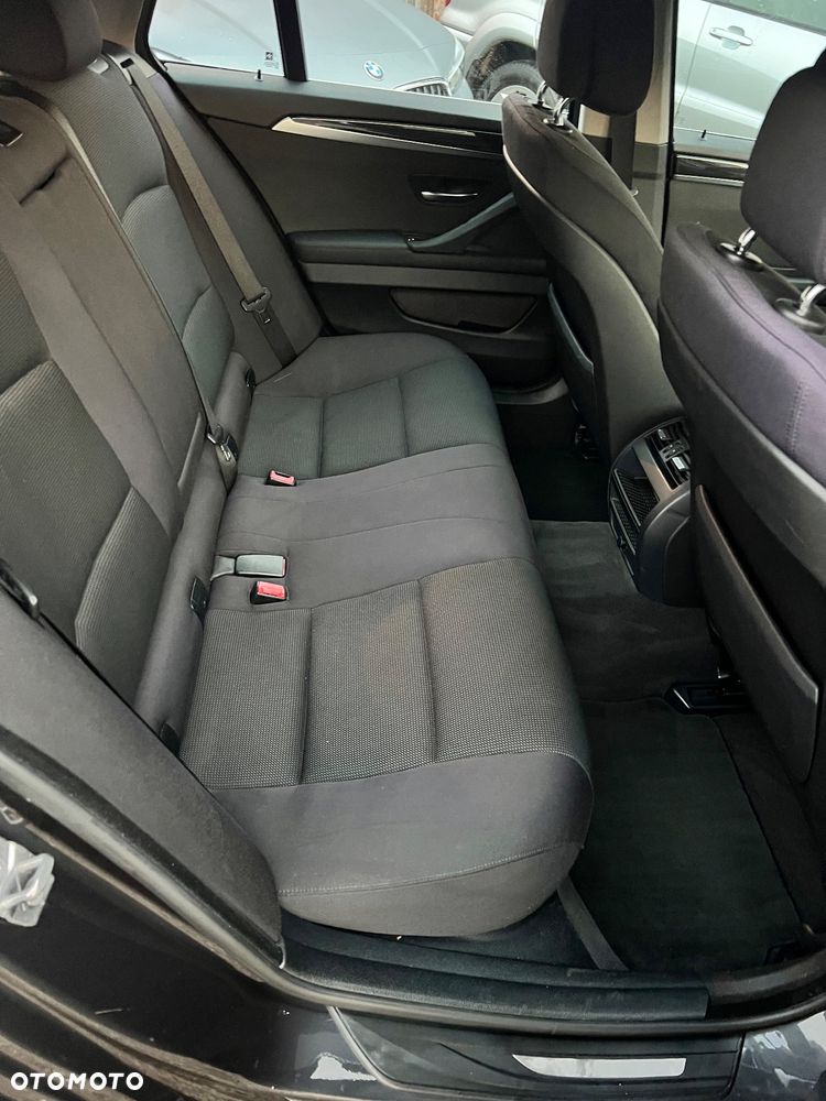 BMW Seria 5 525d - 12