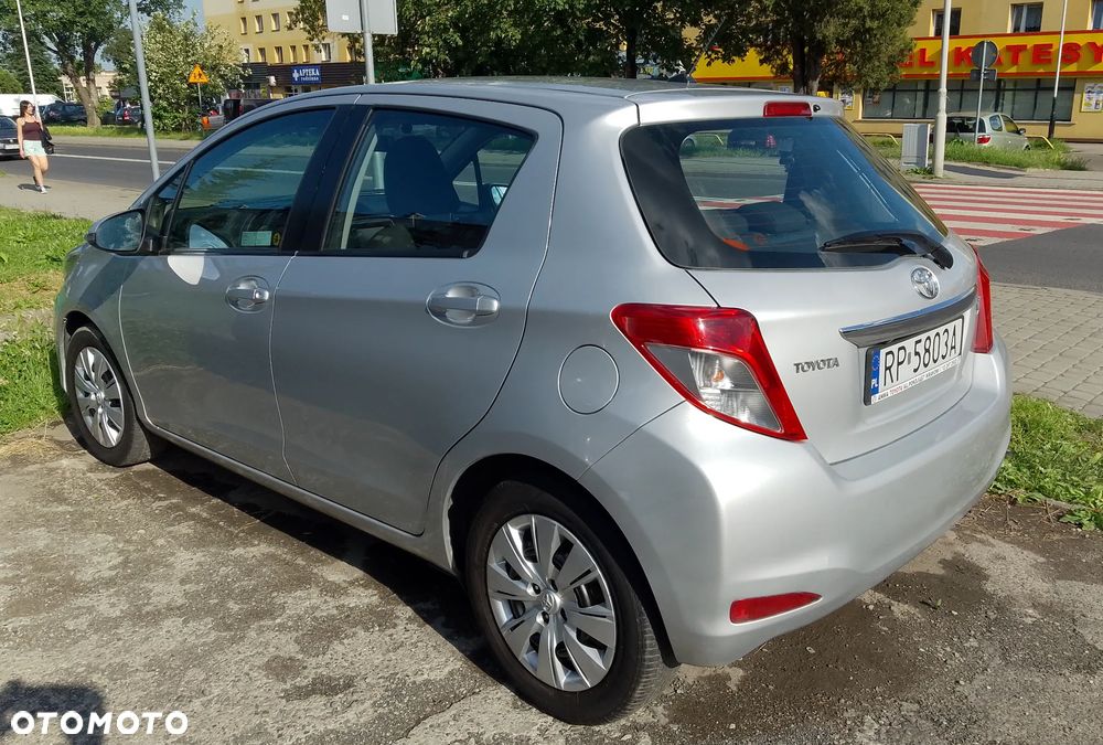 Toyota Yaris 1.33 Premium - 5