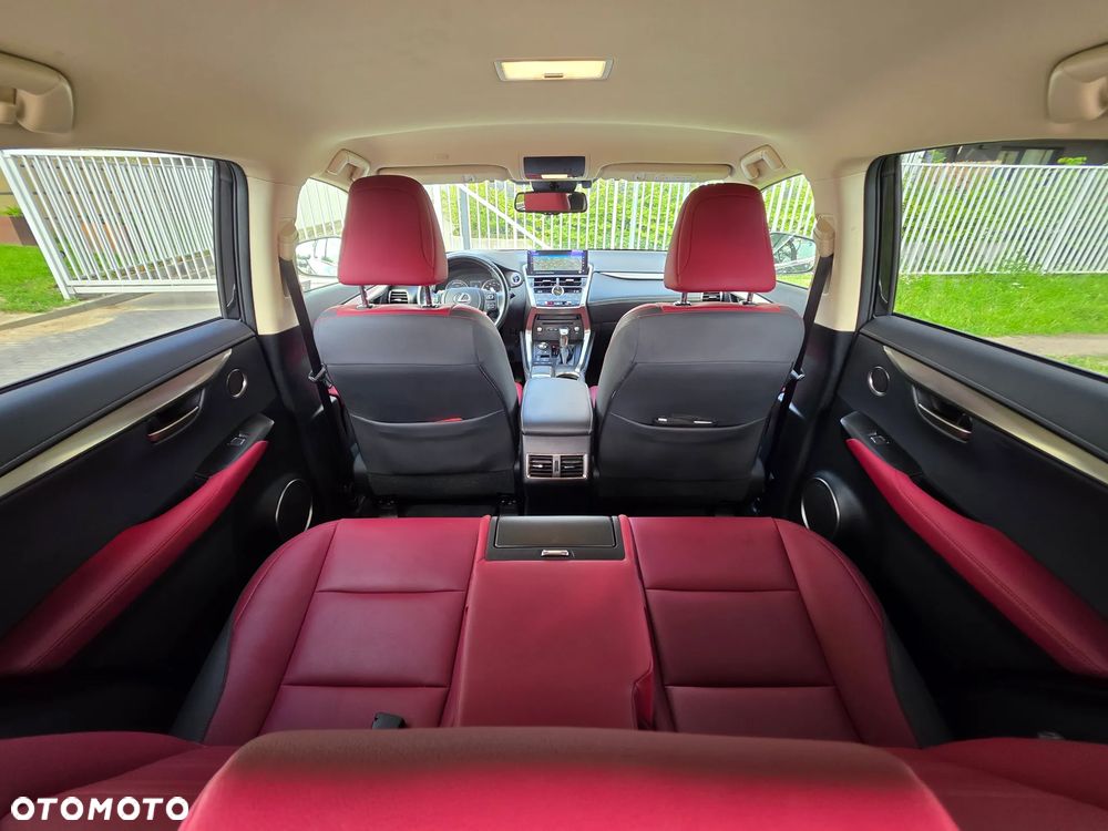 Lexus NX 300h Prestige AWD - 26