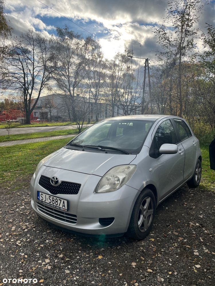 Toyota Yaris - 1
