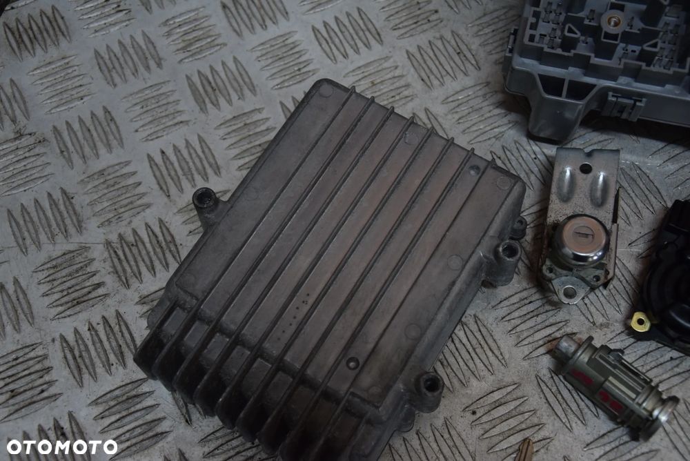 JEEP CHEROKEE KJ 2.5 CRD KOMPUTER KLUCZYK MODUŁ ZESTAW KPL. - 10