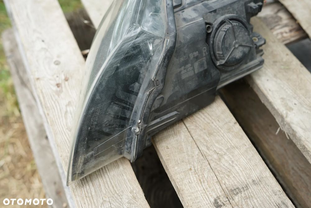 Lampa przód przedni prawa Audi Q7 4L 4L0991004C Anglik - 4