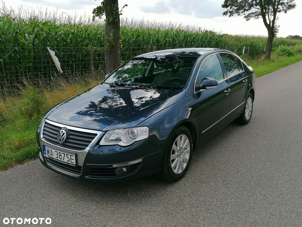 Volkswagen Passat - 1