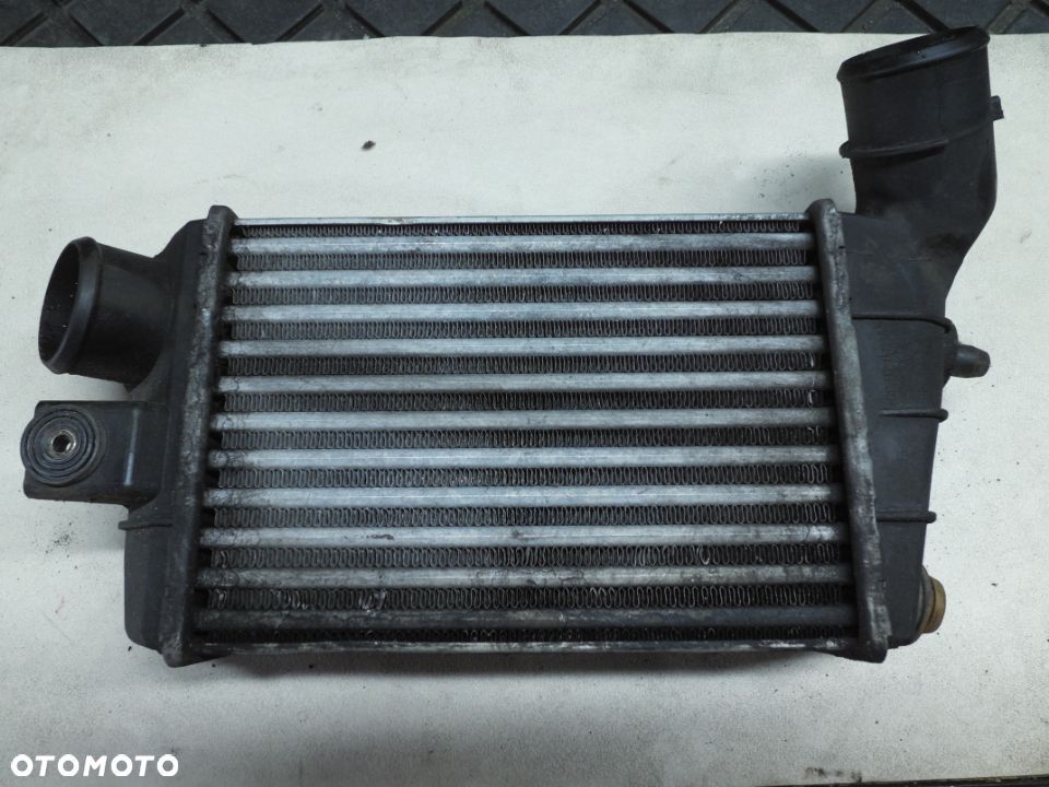 ALFA ROMEO 147 GT 1.9JTD CHŁODNICA POWIETRZA INTERCOOLER 517159990 - 1