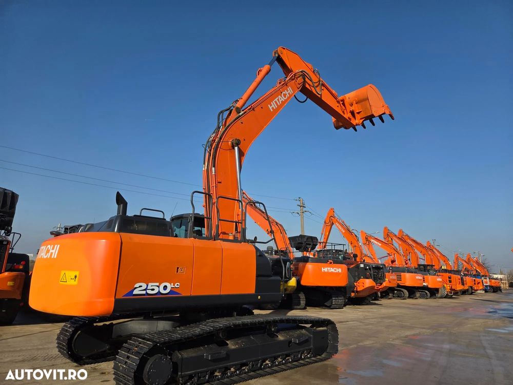 Hitachi ZX250LC-6, 2020, 4.294h, 28t, cupa NOUA 1,55mc, lant 95% bun doar 136h mars, Consum mediu 11l/h, 3 pompe hidr HITACHI, produs in JAPOANIA, inst picon pe brate, camera spate si laterale, Ad sapare 7,5m, posibil leasing, CA NOU-PROMOTIE 106.900 Eur - 2