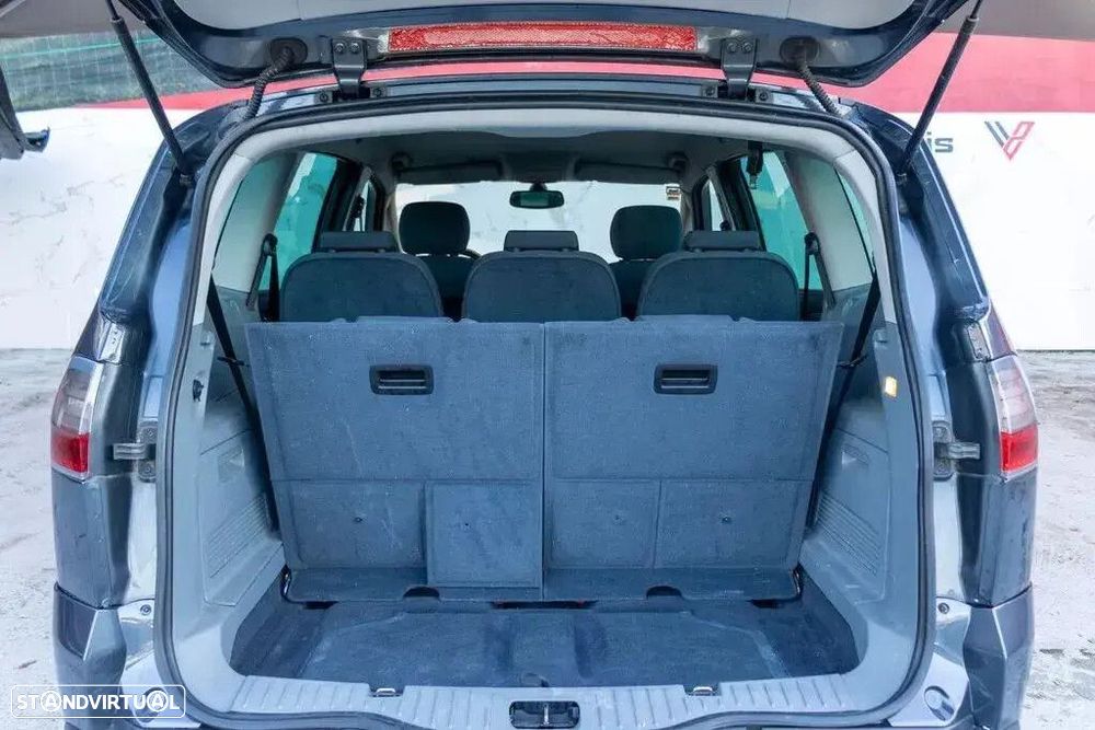 Ford S-Max 1.8 TDCi Titanium 7L - 6