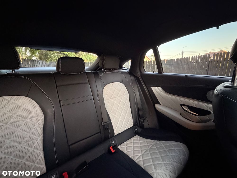 Mercedes-Benz GLC 300 d 4-Matic - 18