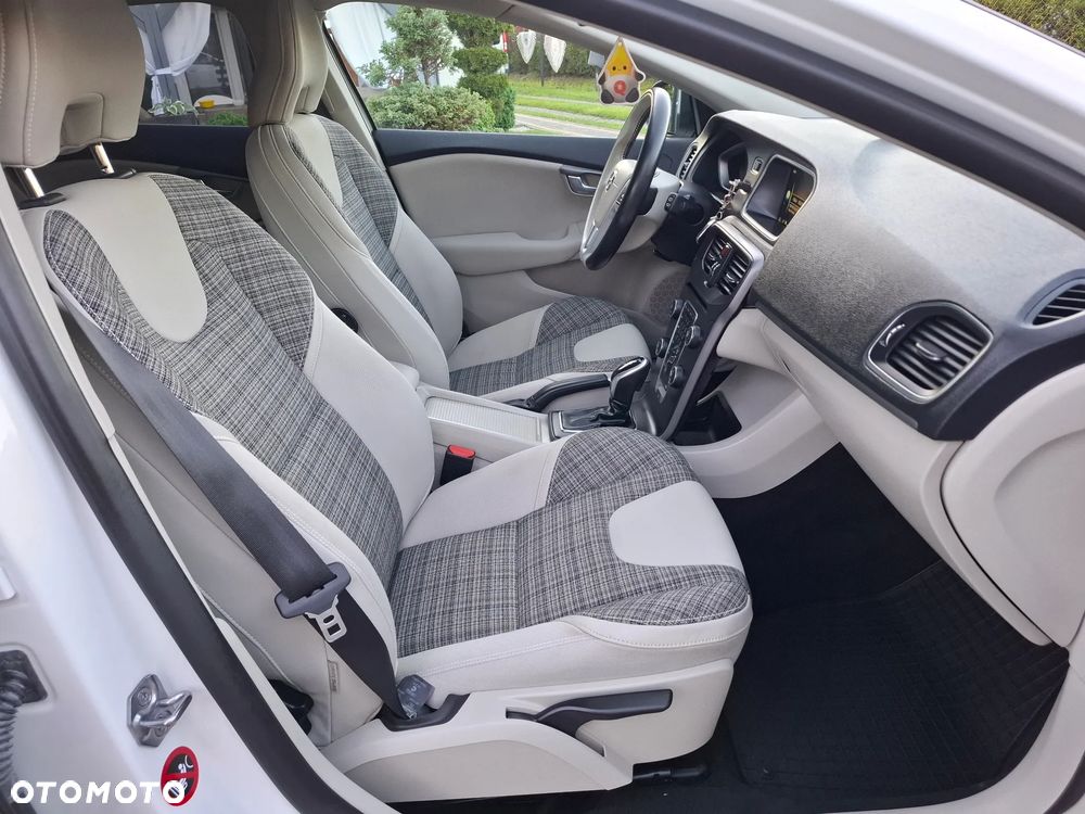 Volvo V40 Cross Country D2 Drive-E Dynamic Edition - 25