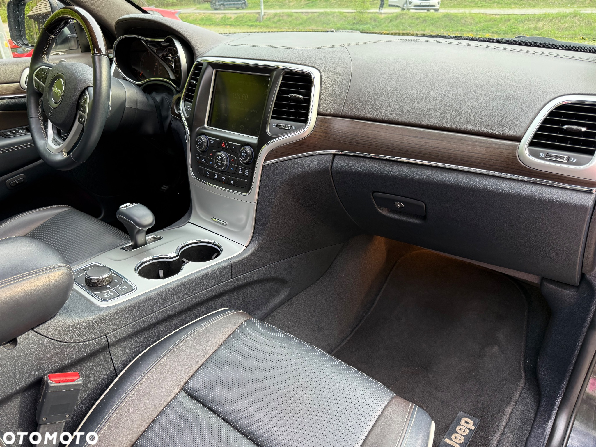 Jeep Grand Cherokee - 29