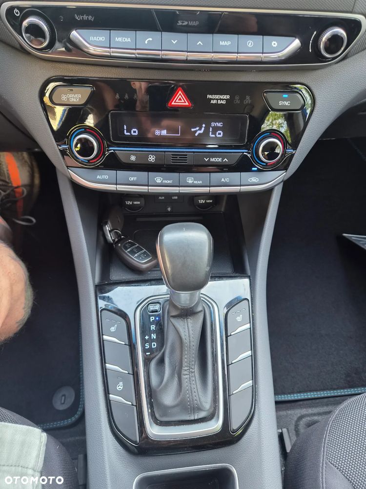 Hyundai IONIQ 1.6 GDI Premium - 20