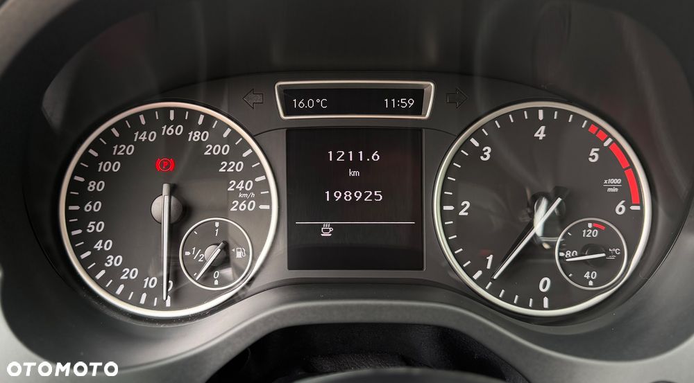 Mercedes-Benz Klasa A 180 d BlueEFFICIENCY Edition - 30