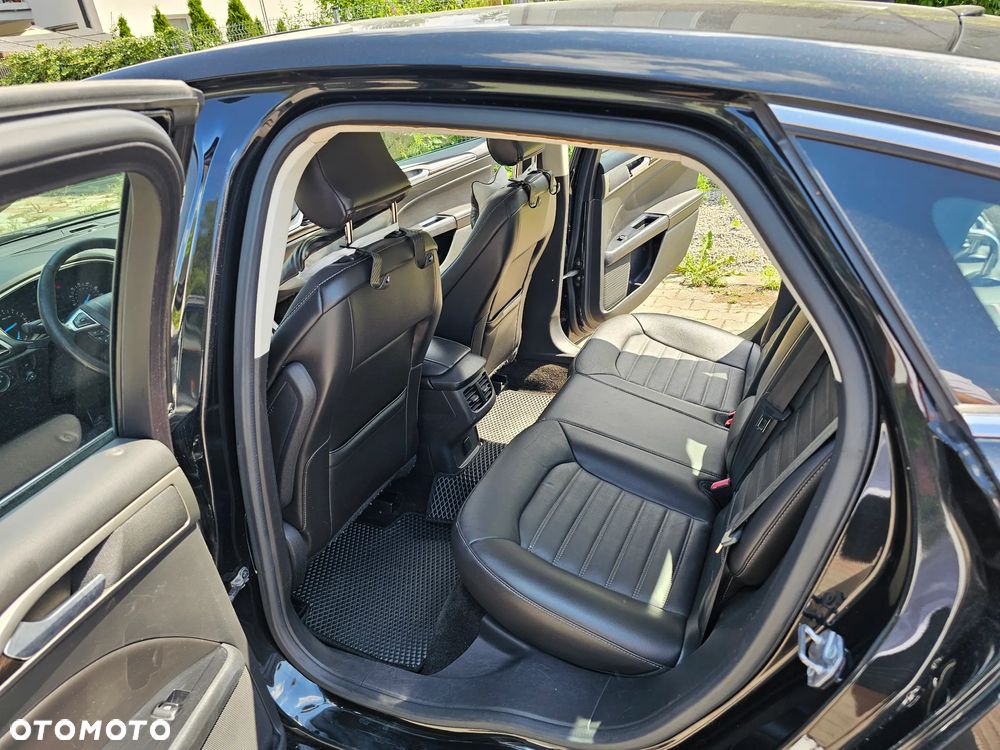 Ford Fusion - 7