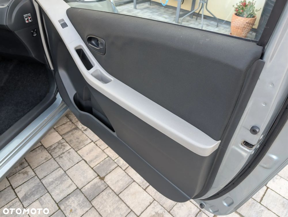 Toyota Yaris 1.4 D-4D Terra A/C - 21