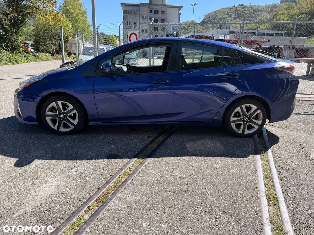 Toyota Prius Hybrid - 6