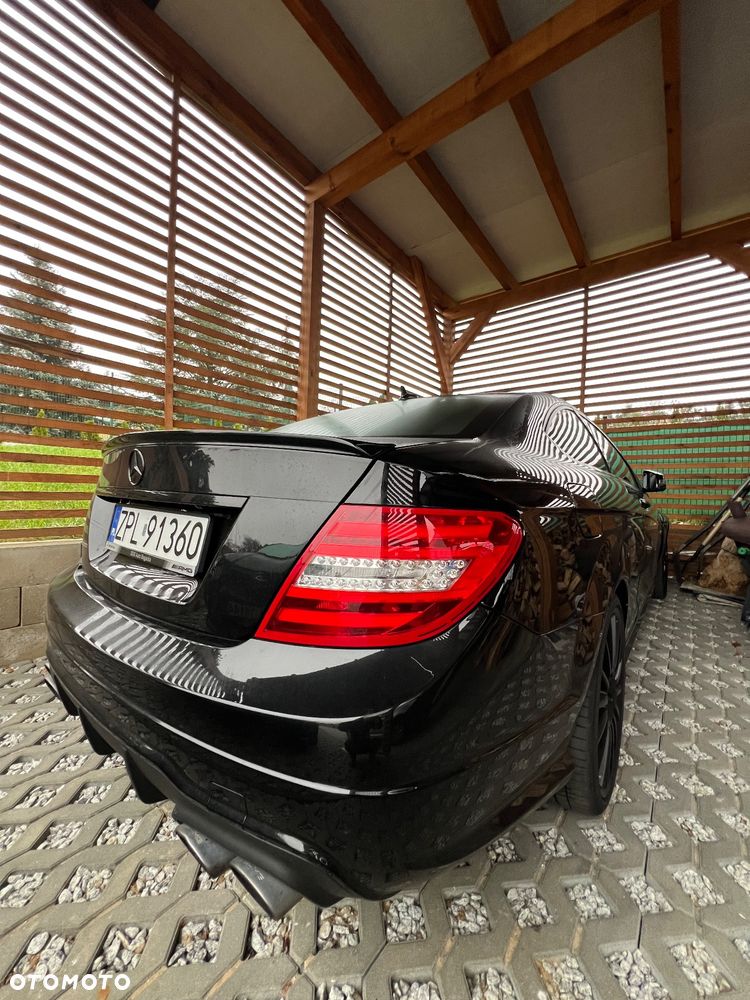 Mercedes-Benz Klasa C 63 AMG - 8